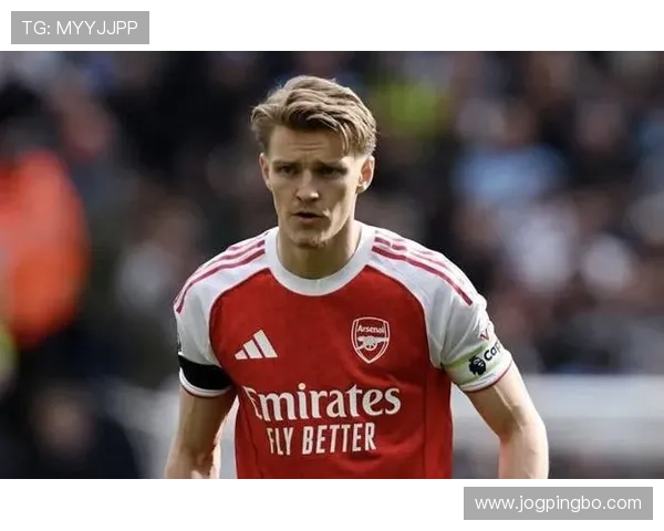 厄德高本赛季加快直塞速度压制对手中场防守角色显著提升