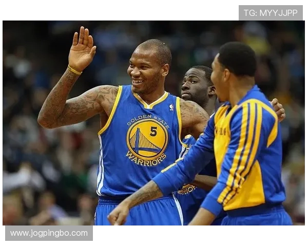 德隆·威廉姆斯无球跑动效率提升，改变挡拆发起方式影响进攻节奏