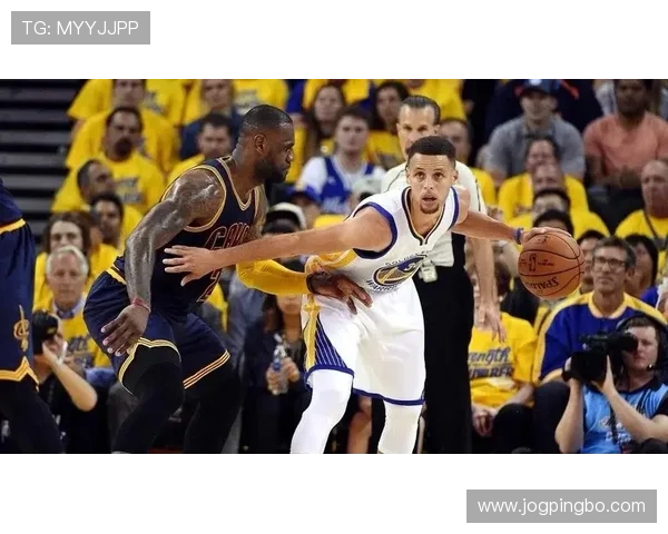 库里无球跑动撕裂防线，对比上季更高效率