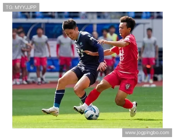 艾克森回撤接应激活进攻，连续关键战成国足前场枢纽